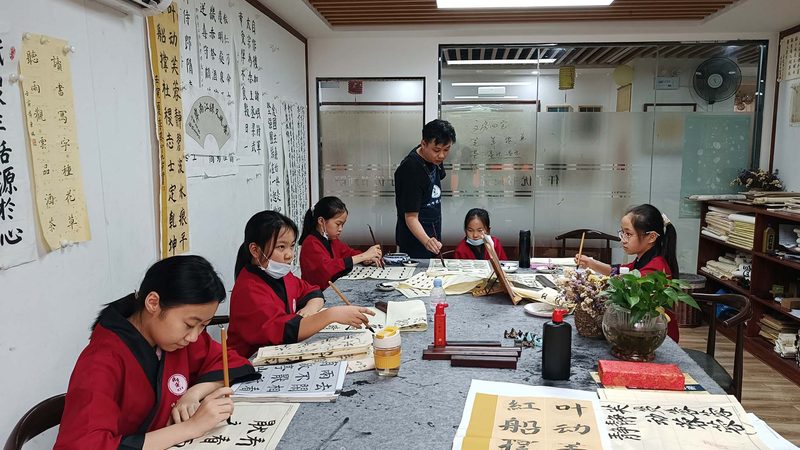 报班费用通常包括以下几部分：