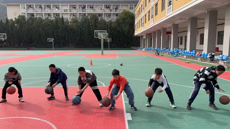 教材的编写质量直接影响到学习效果。选择教材时，可以参考以下标准：