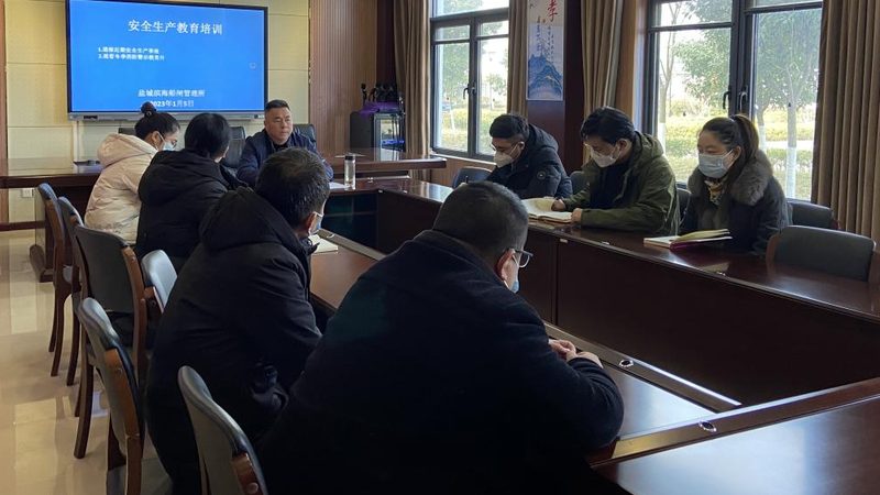制造业企业如何选择合适的培训平台？**